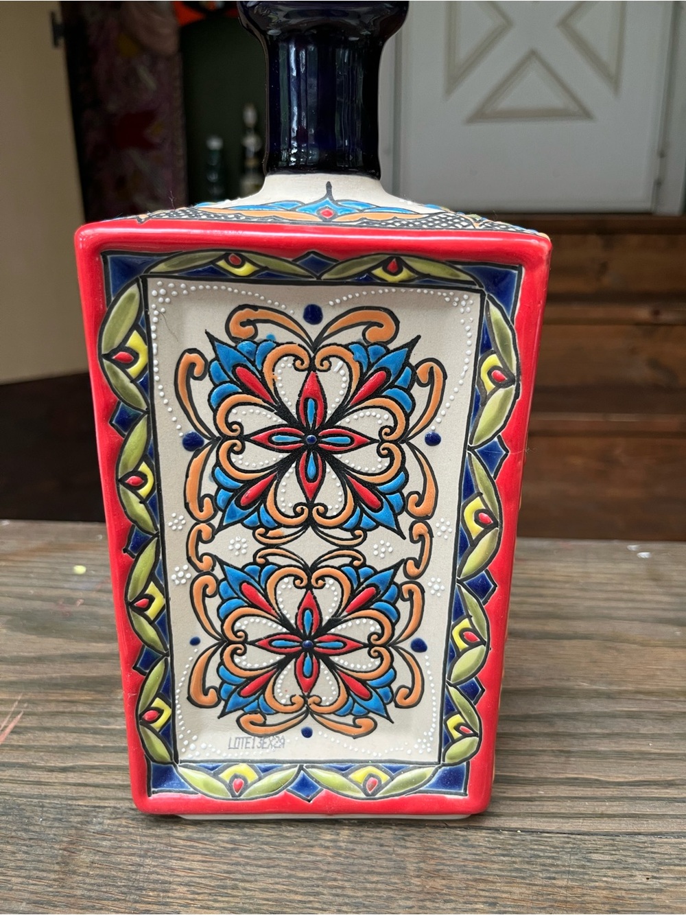 EMPTY Dos Artes tequila bottle - Picture 4 of 6
